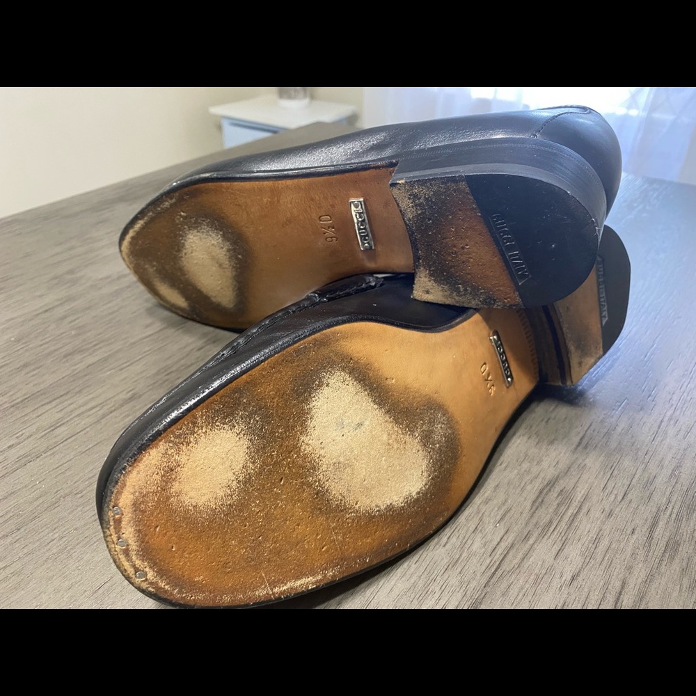 Men’s Vintage Black Leather Gucci Loafers - Picture 7 of 8